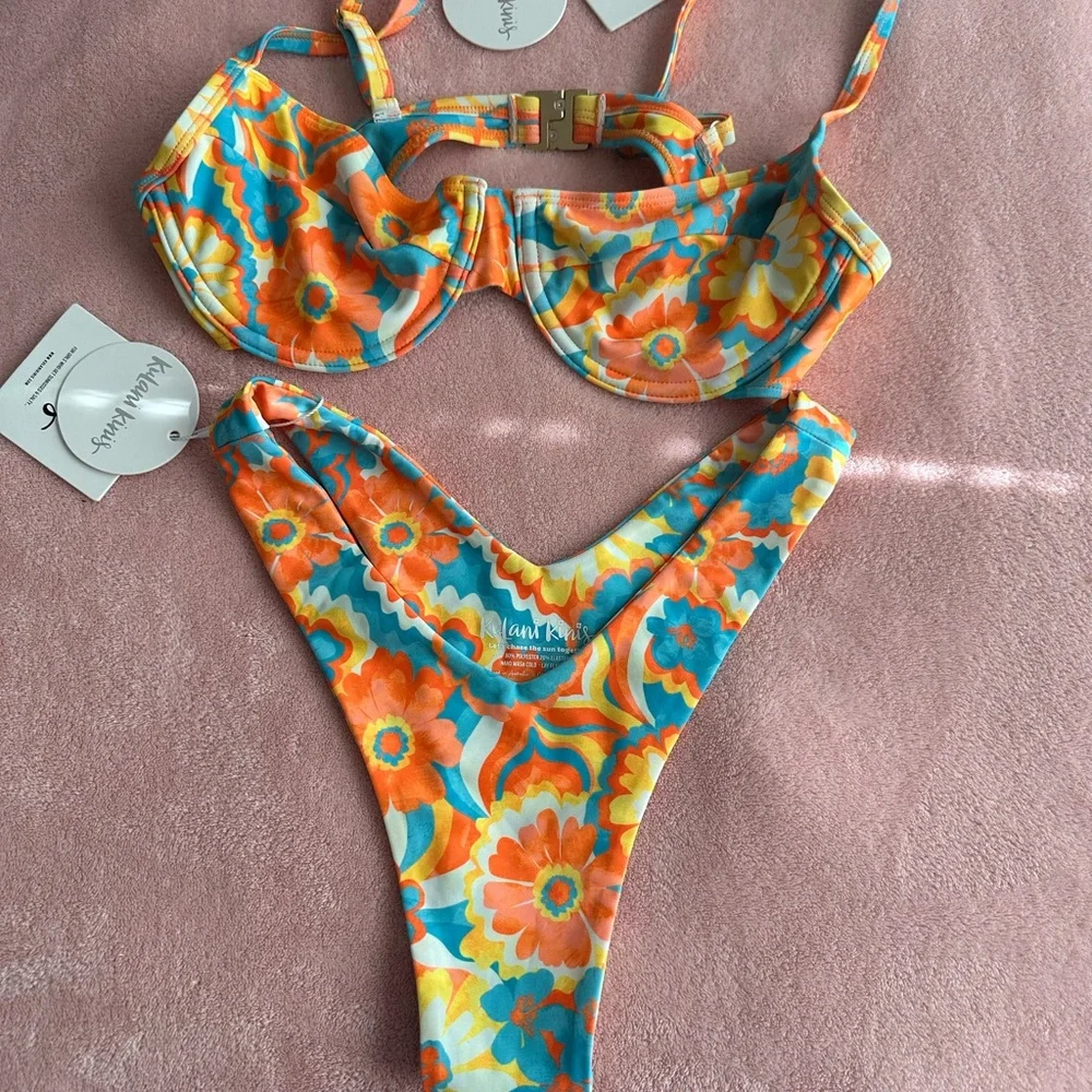 KULANI KINIS Bikini in Miami Moon Floral Bikini Top M and bottom S - Picture 6 of 11